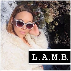 LAMB Gwen Stefani Gigi Sunglasses